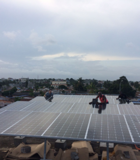 En cours. Electrifier un bâtiment pour étudiants à Lomé (Togo)